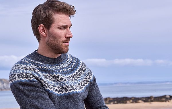 Herrenpullover im Fair-Isle-Design