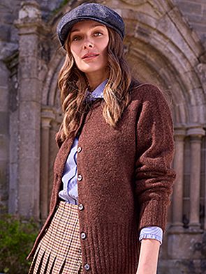 Klassischer Schurwoll-Cardigan mit Rippenstrick