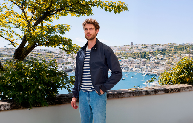 Mann im Barbour-Blouson