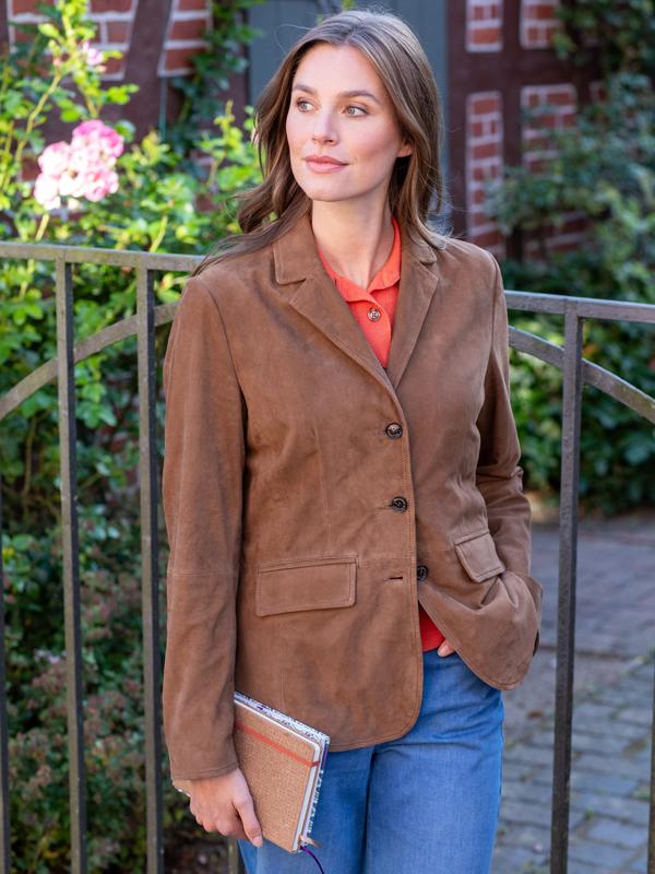 Lederjacke businesstauglich kombiniert