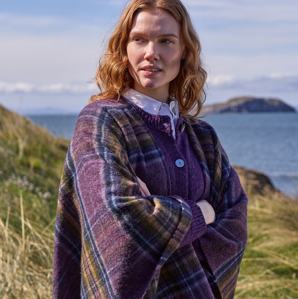 Strickcape im Country Check mit Herbstfarben