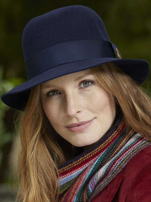 Runde Gesichtsform: Klassischer Trilbyhut